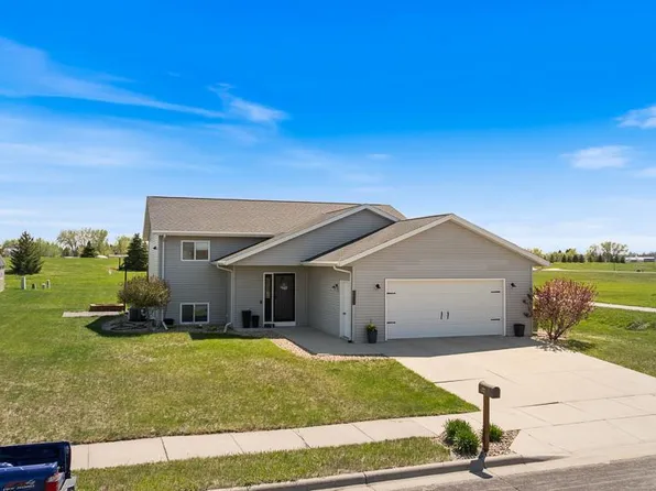 1117 Stockholm Ave, Marshall, MN 56258