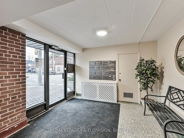 325 Sammon Ave #204 — Photo 8
