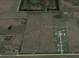 39403 Addie Gee Rd, Hempstead, TX 77445