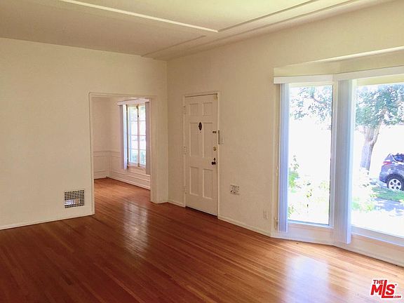 3rd image of 1250 S La Jolla Ave