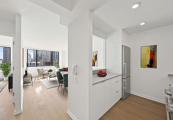 4th image of 75 W End Ave APT P18d