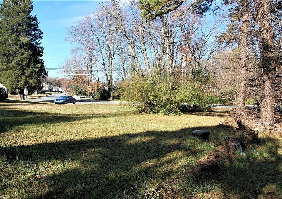 2nd image of 3119 Creek Ridge Rd