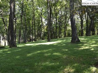 1 Hickory Hill Ln, Roaring Gap, NC 28668