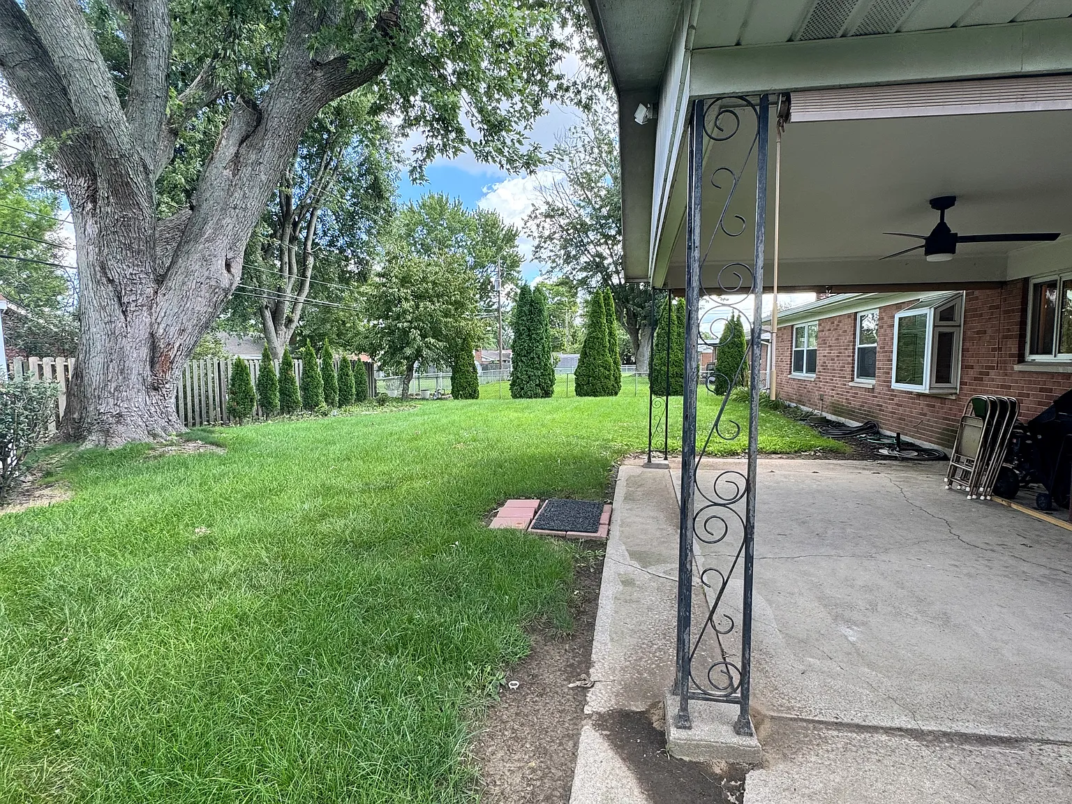 3 bed, 2025 sqft, $3,000 — Photo 3