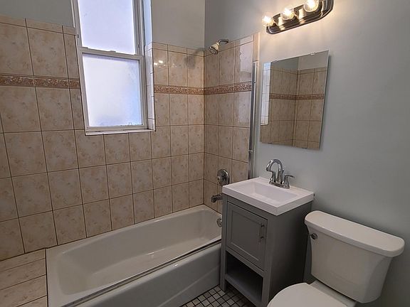 4th image of 4642 N Saint Louis Ave Floor 1