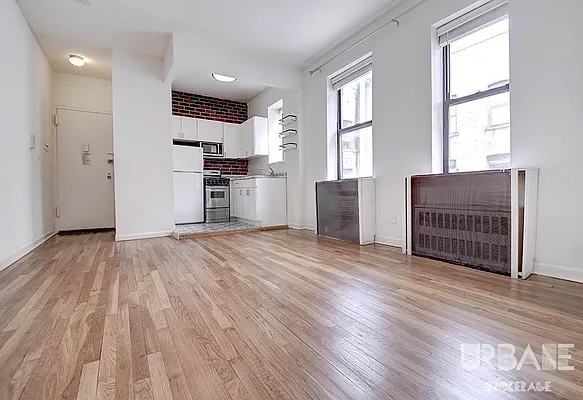 Rented by Urbane Brokerage | media 6
