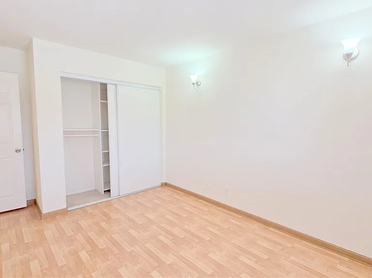 335 Eola Dr — Photo 21