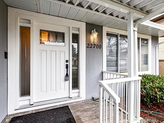 3rd image of 22700 Balabanian Cir