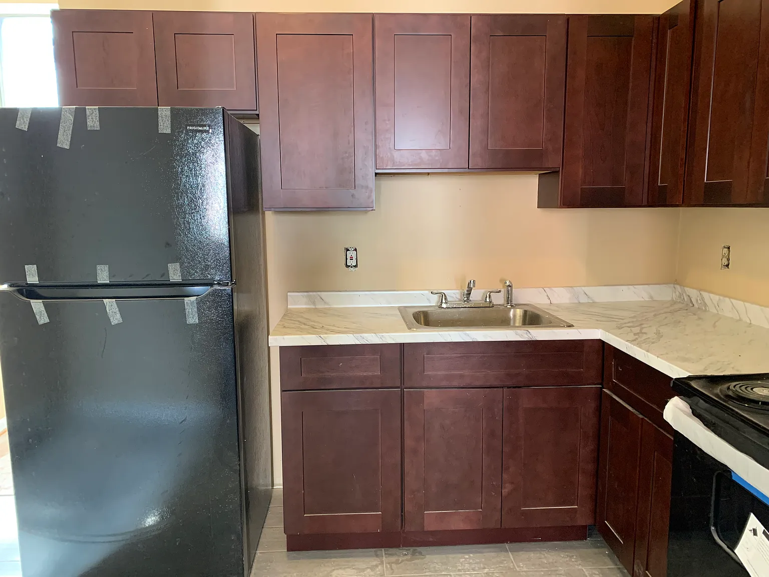 3 bed, 1200 sqft, $1,235 — Photo 2