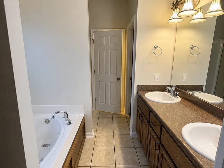 201 Fountain Crest Dr — Photo 19