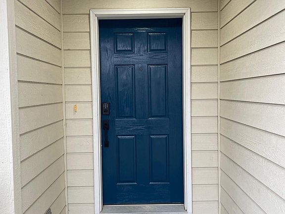 3rd image of 714 E Remington Dr