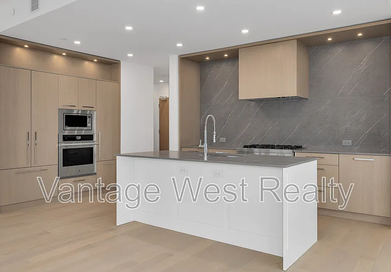 3389 Lakeshore Rd #216 — Photo 17