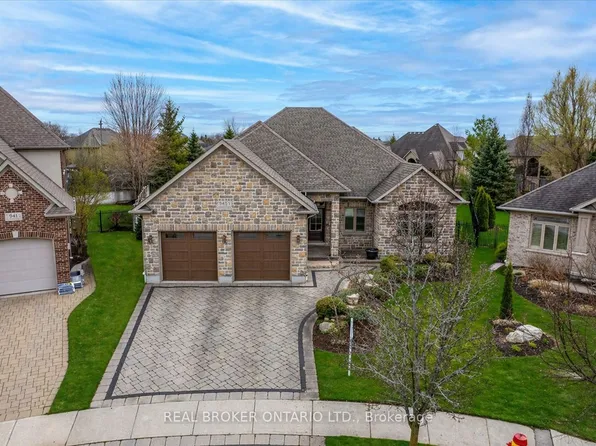 945 Riverstone Ct, Kitchener, ON N2P 0A3