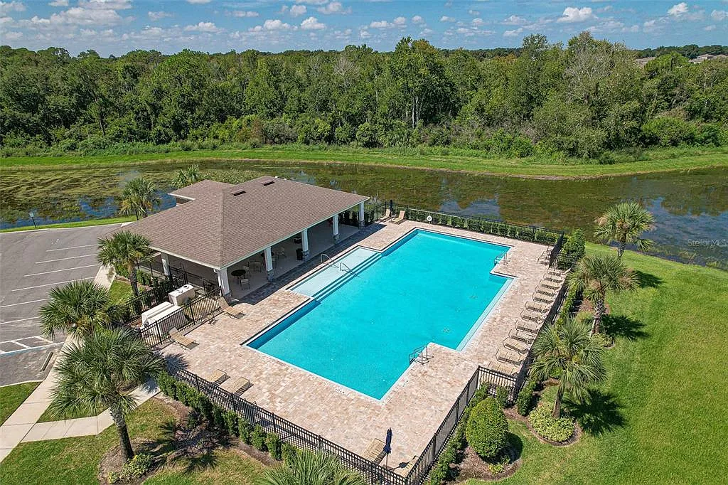 5 bed, 3.0 bath, 2696 sqft, $2,700 — Photo 4