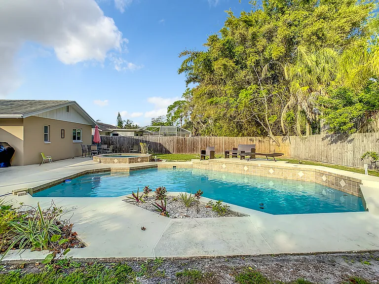 2437 Arapaho St — Photo 48