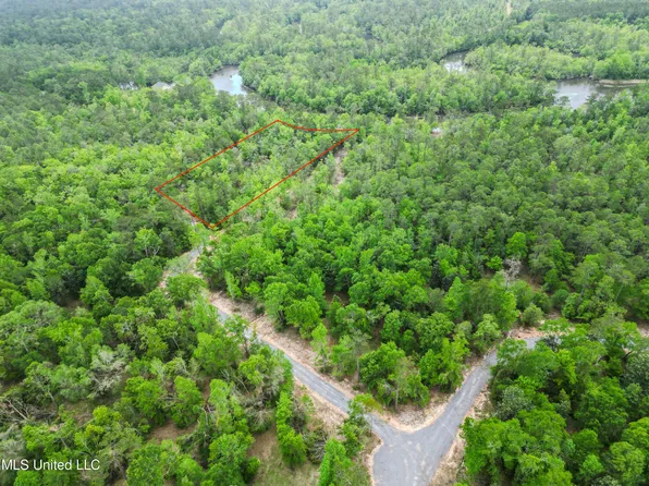 1-4 Kiln Delisle Rd, Kiln, MS 39556