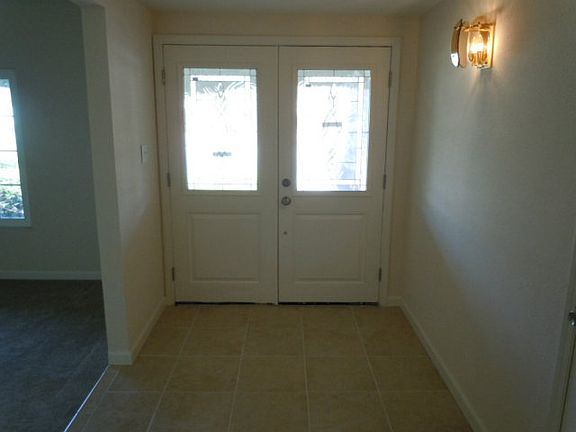 4th image of 2043 Morrill Ave
