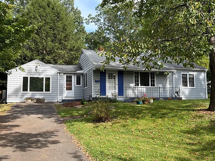19 Moorland St