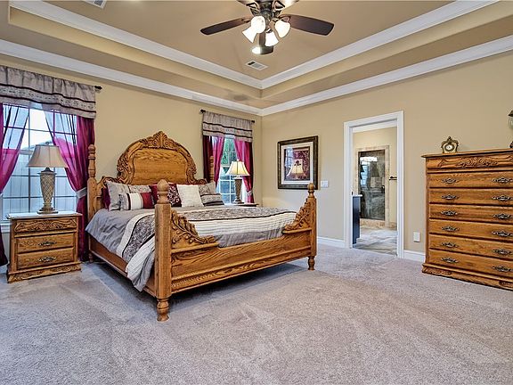 5th image of 4104 Rolling Meadows Dr