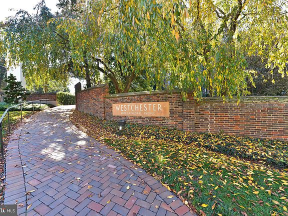 3rd image of 4000 Cathedral Ave NW APT 725B