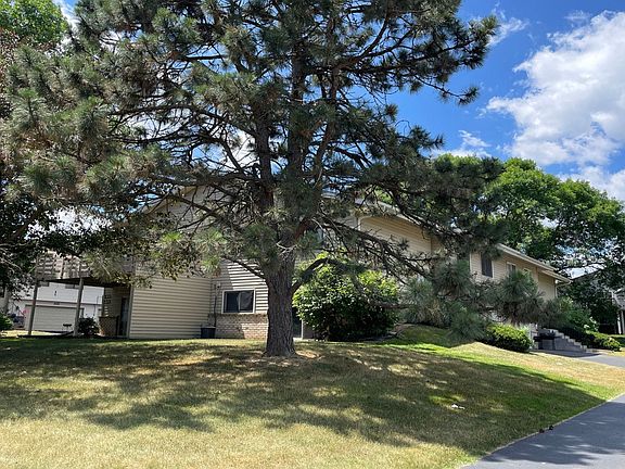 4th image of 3568 York Dr