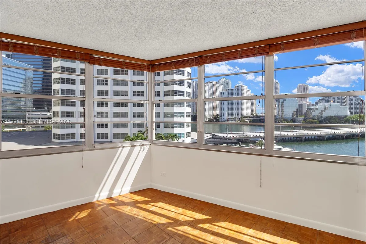 Building Photo - 905 Brickell Bay Dr #531