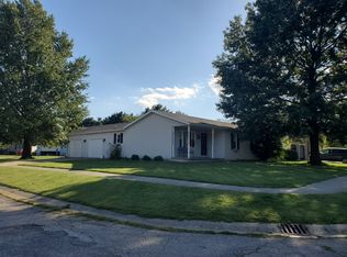 430 Teal Dr, Chatham, IL 62629
