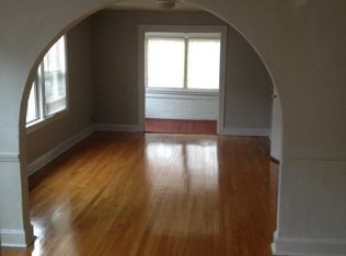 4333 Roanoke Pkwy, Kansas City, MO 64111