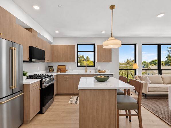 306 Center St #1