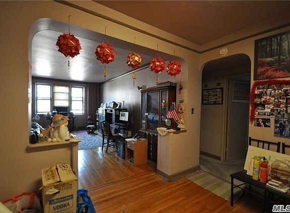 5th image of 6910 Yellowstone Blvd