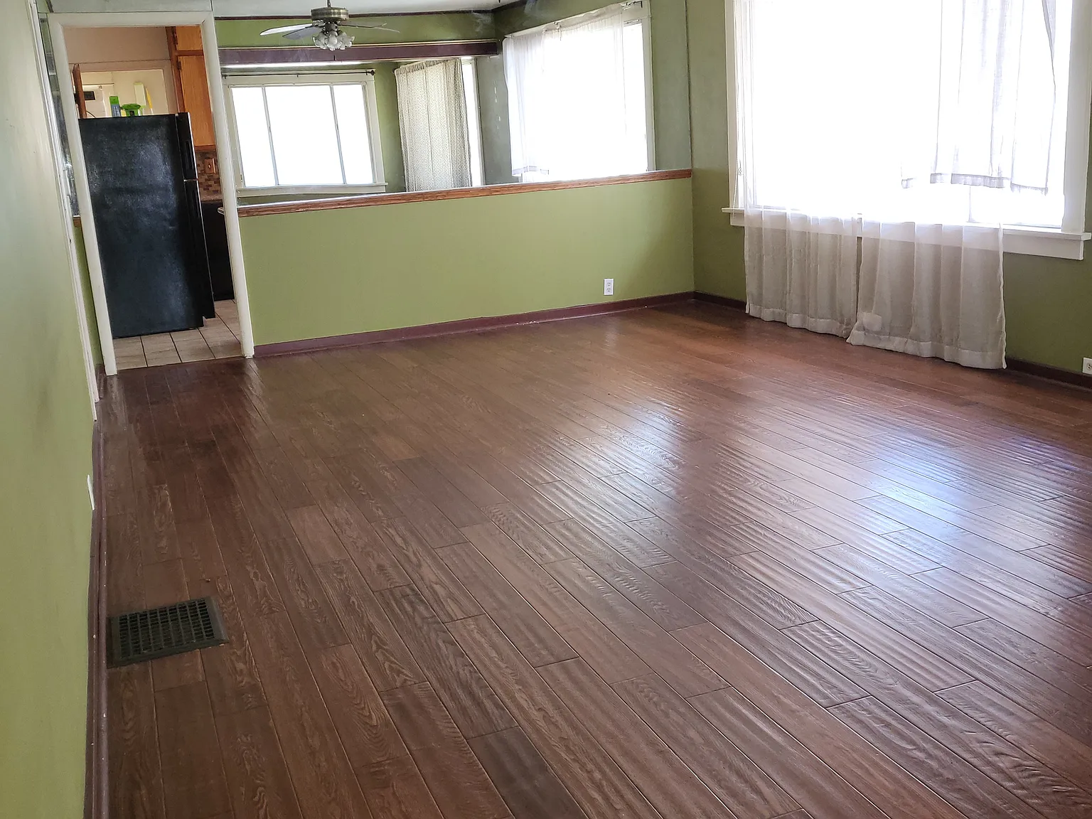 3 bed, 2.5 bath, 1200 sqft, $3,550 — Photo 2