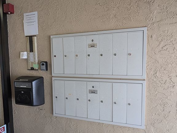Mailboxes & door buzzers