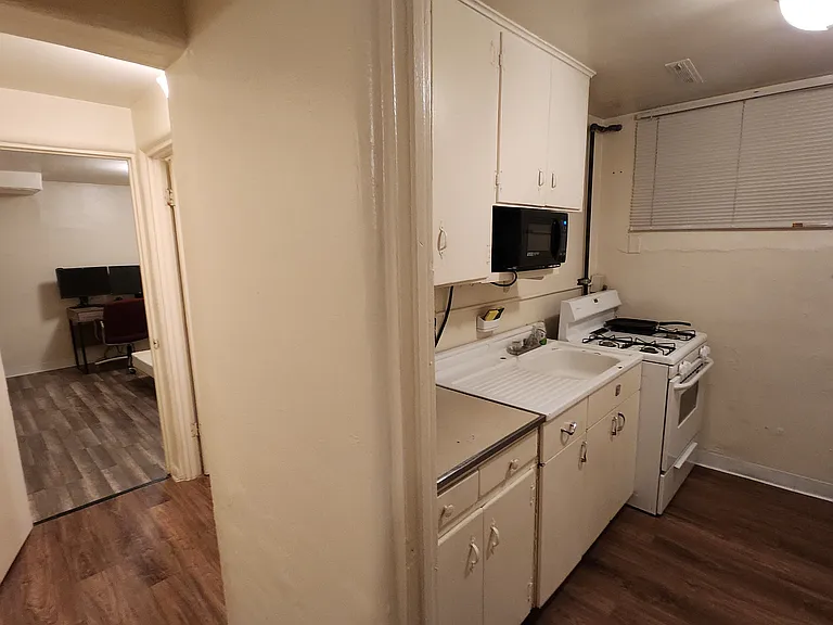 202 Maple St SE #202 — Photo 10