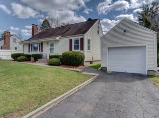 241 Sand Hill Rd, Middletown, CT 06457