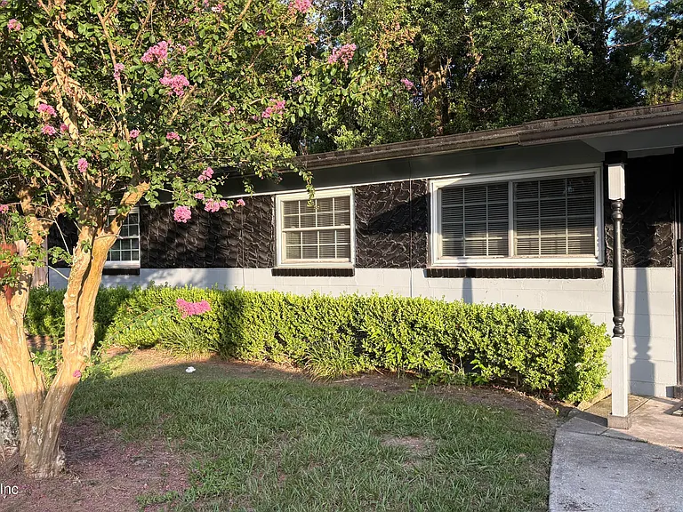 8036 Delaroche Dr — Photo 3