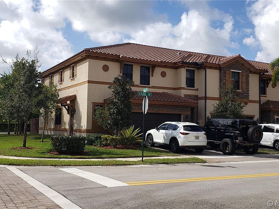 1st image of 12300 S Village Cir #12300