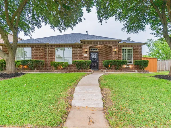 715 Hugh Walker Dr, Mesquite, TX 75149