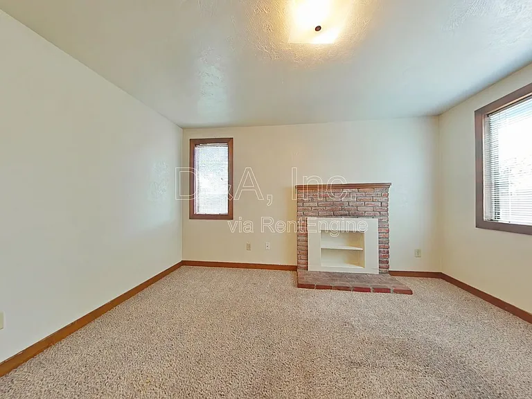 2451 NW Coolidge Way #4 — Photo 2