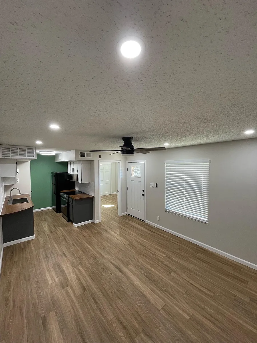Building Photo - 6701 Eastridge Rd #408