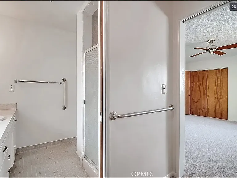 6310 Avenue De Palma — Photo 22