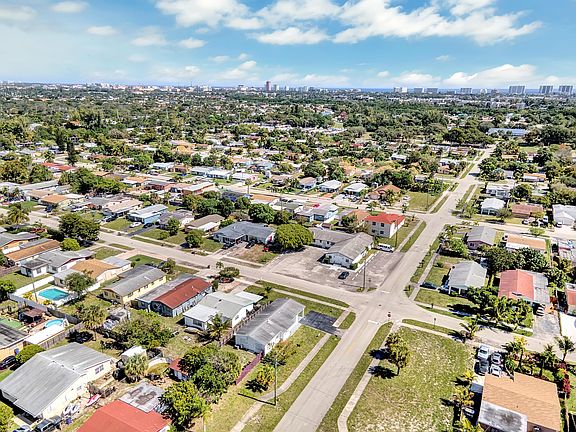 5th image of 513 NW 2nd Way
