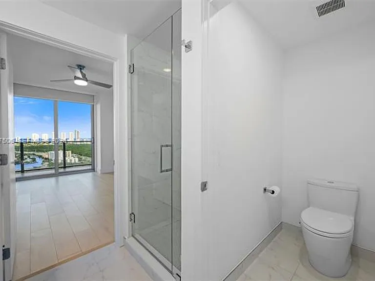 16385 Biscayne Blvd #3020 — Photo 20