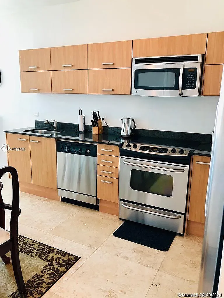1 bed, 704 sqft, $2,900 — Photo 2