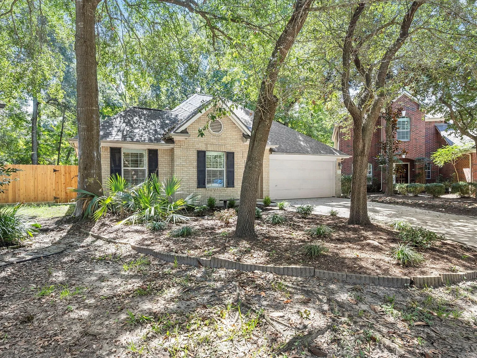 3 bed, 2.0 bath, 1743 sqft, $2,000 — Photo 2