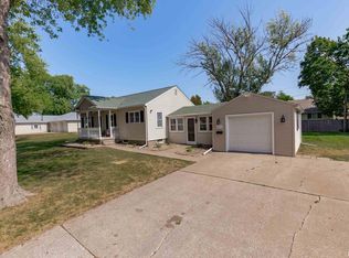 3028 54th St, Moline, IL 61265