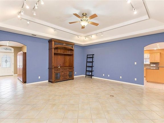 2nd image of 100 W Moore Rd #Ut1