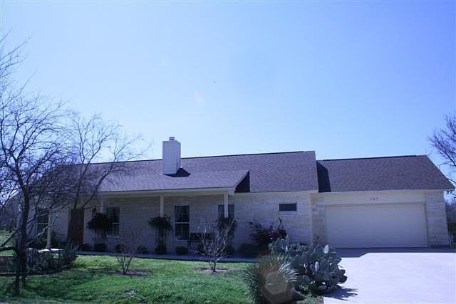 1st image of 131 W Bluebriar Dr