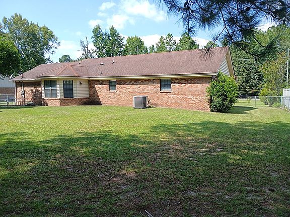 3rd image of 1303 Lakeshore Dr