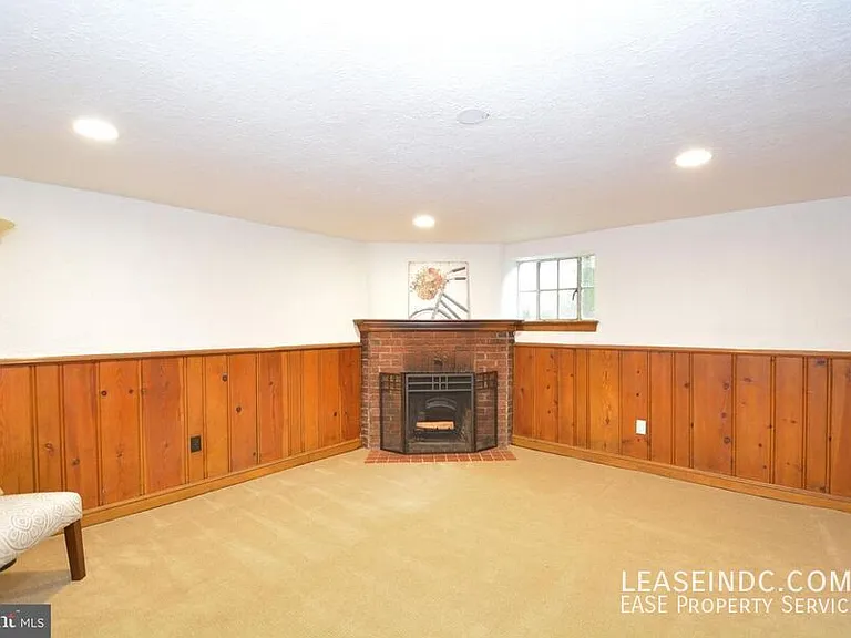 704 Devon Pl — Photo 25