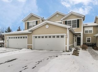 384 N Carlisle Ct, Round Lake, IL 60073